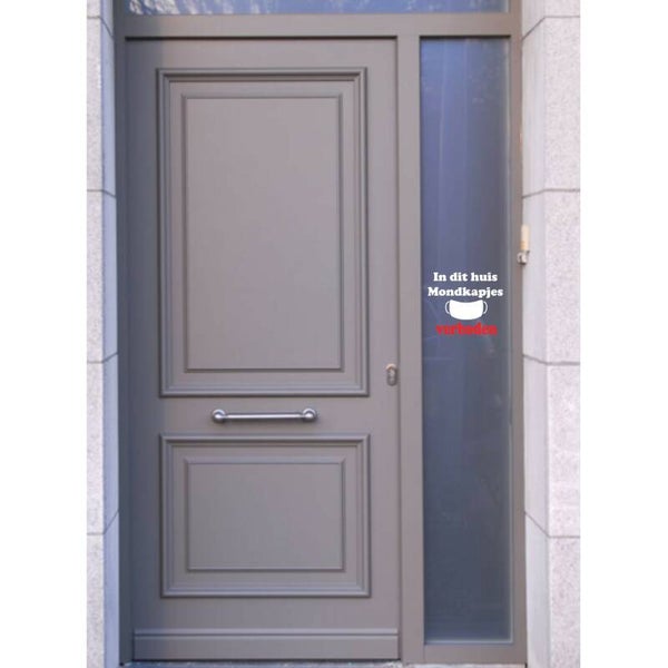 Voordeur sticker, mondkapjes verboden.
