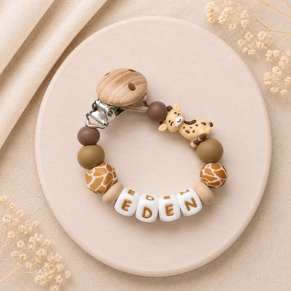 PRE- ORDER Speenkoord met naam ‘Little Giraffe’ (levertijd 1-2 weken)