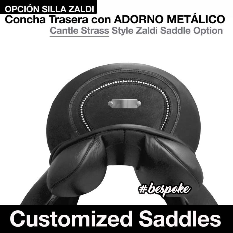 SILLA CON CONCHA TRASERA ADORNO METÁLICO