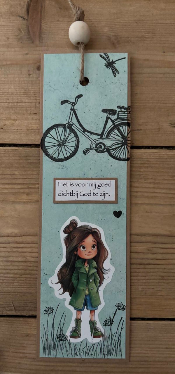 Handgemaakte kinderboekenlegger: het is voor mij goed dichtbij God te zijn.