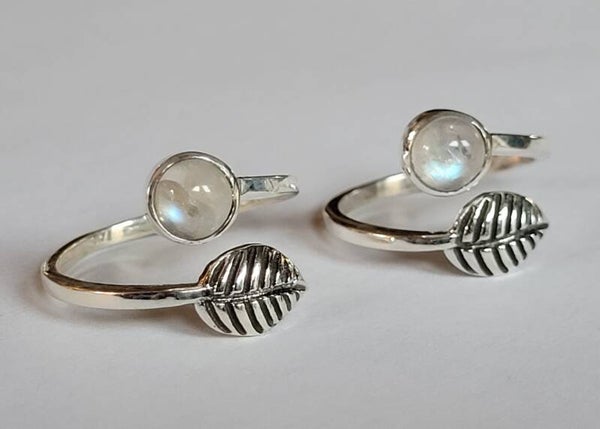Zilver Ring Regenboog Maansteen , Mondstein, Moonstone verstelbaar adjustable.