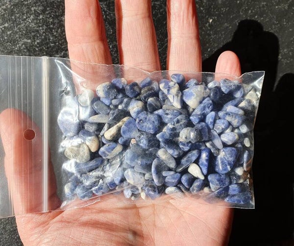 100 gr. Splitsteentjes Sodaliet 5mm tot 1 cm Sodalite