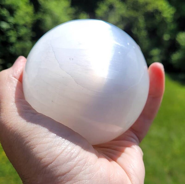 Bol witte Seleniet, Satijnspaat 8 cm Selenit kugel, Selenite sphere