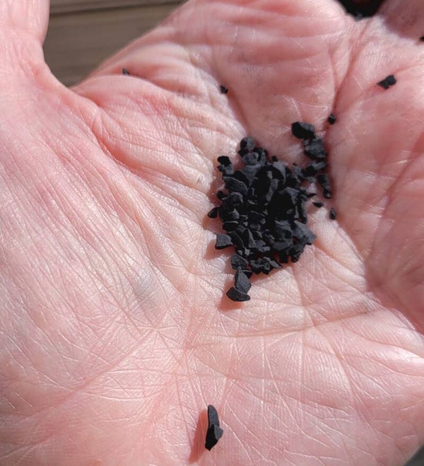 Shungiet gravel, 100 gr. kleine stukjes van 1 tot 4 mm shungite, Schungit