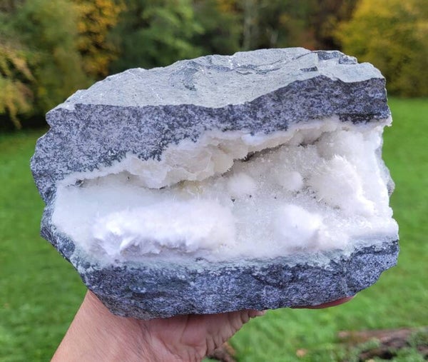 Geode Okeniet 1780 gr. 15 cm Okenite Okenit