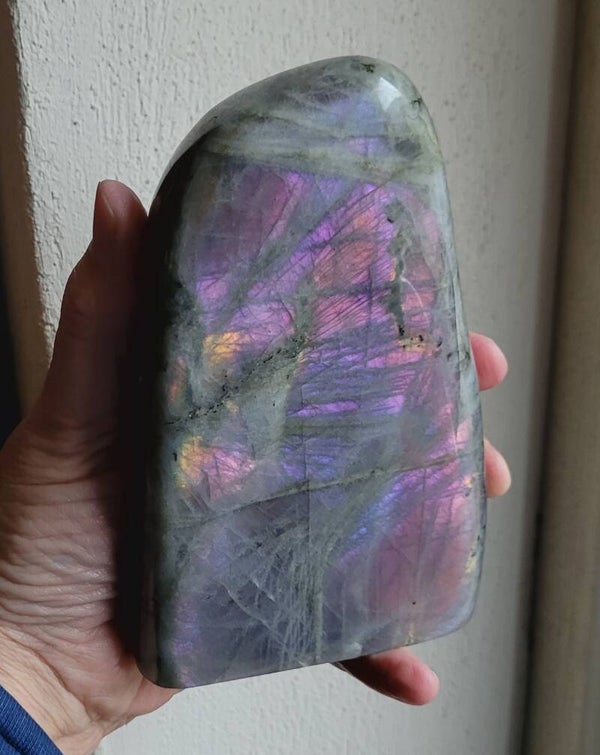 Paarse Labradoriet sculptuur 753 gr. 13 cm Purple, Pink Labradorite Mermaid Labradorite Pink Labradorit