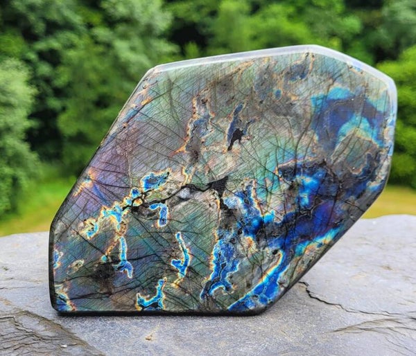 Sculptuur Labradoriet 'Spectro' 1507 gr. 15 cm Skulptur Labradorit, 'Spektro' Labradorite