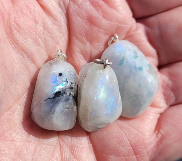 Hanger Regenboogmaansteen met oogje 2 cm Anhänger Regenbogen mondstein, Rainbow Moonstone pendant