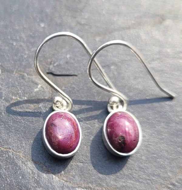Zilver Oorbellen Robijn 0,8 cm Siber Ohrstecker Rubin, Silver Earrings Ruby