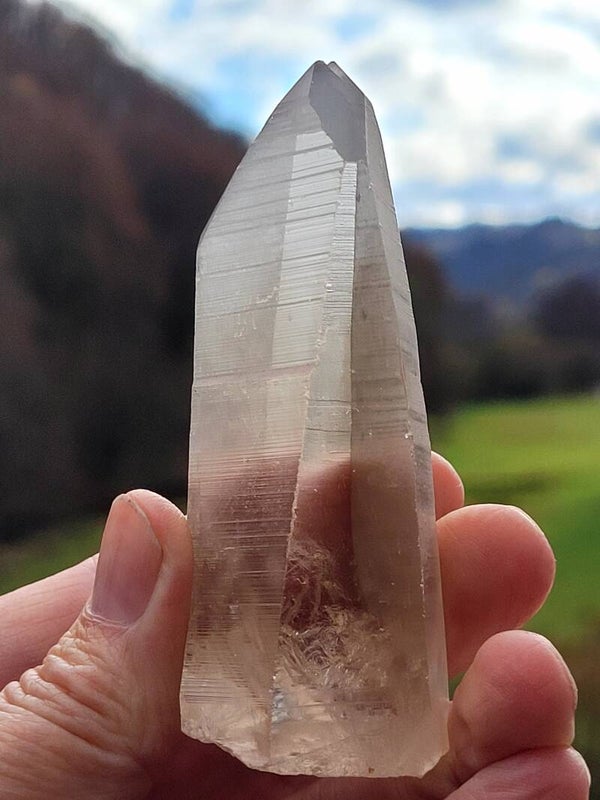 Lemurische Laserkwarts 8 cm 82 gr. Lemurian Laserquarz, Lemurian Laserquartz smokey crystal