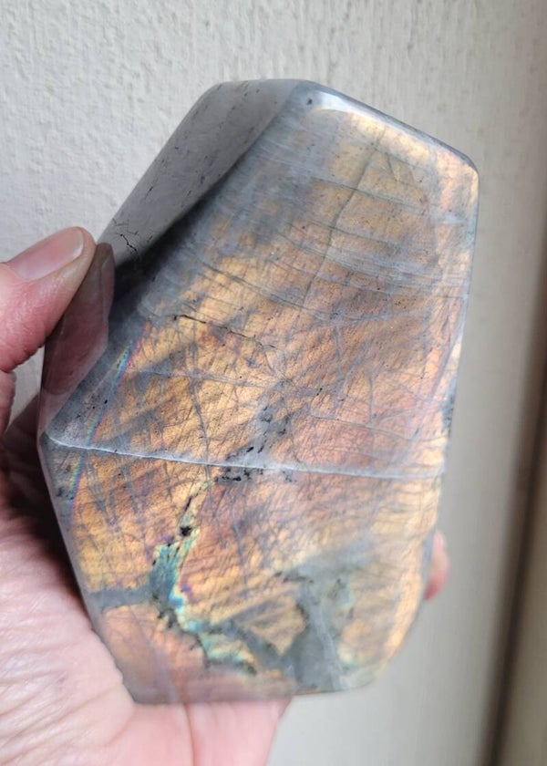 Sculptuur Sunset Labradoriet 650 gr. 12 cm Sunset Labradorith, Labradorite sculpture