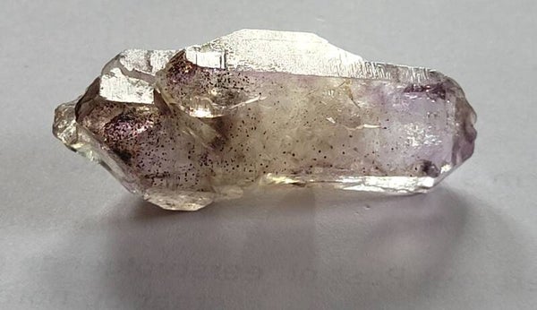 Shangaanquartz, Shangaanquarz 4 cm 11 gr. Shangaankwarts dubbeleinder, siriuskwarts.