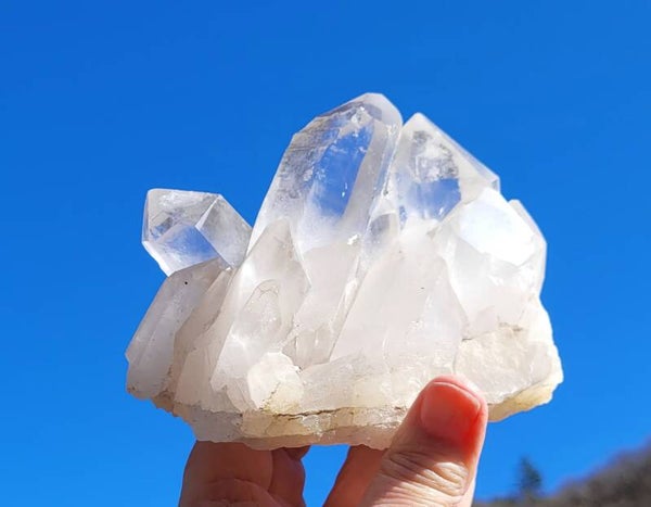 Half helder cluster Bergkristal 707 gr. 13 cm Stufe Bergkristall, Clear quartz cluster.
