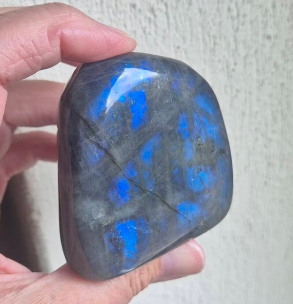 Freeform Labradorite 210 gr. 6 cm Skulptur Labradorit Labradoriet sculptuur