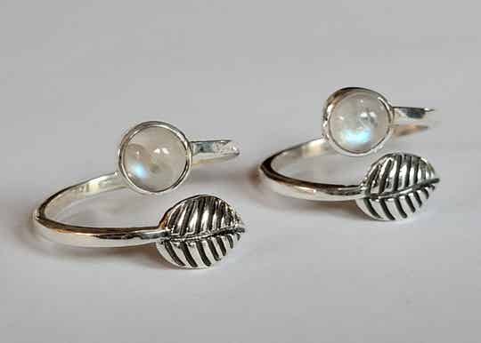 Zilver Ring Regenboog Maansteen , Mondstein, Moonstone verstelbaar adjustable.