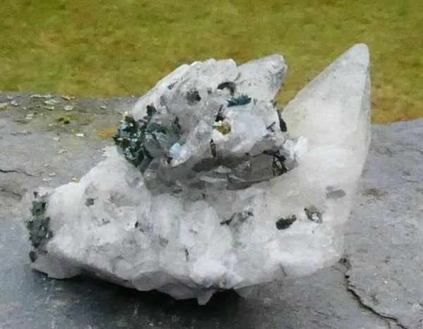 Cluster Calciet met Marcasiet en/of Chalcopyriet Des Limites 137 gr. 7 cm Calcit mit Marcasiet / Chalcopyrit, Calcite with Marcasit/ Chalcopyrite Belgium.