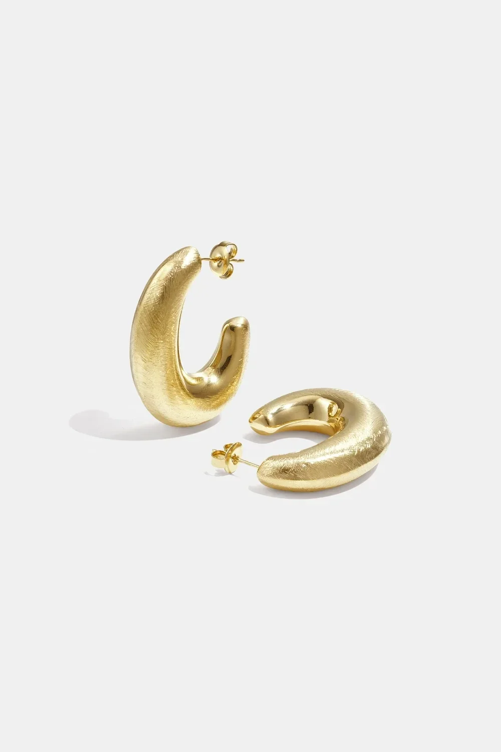 Gouden C-Hoop Oorbellen