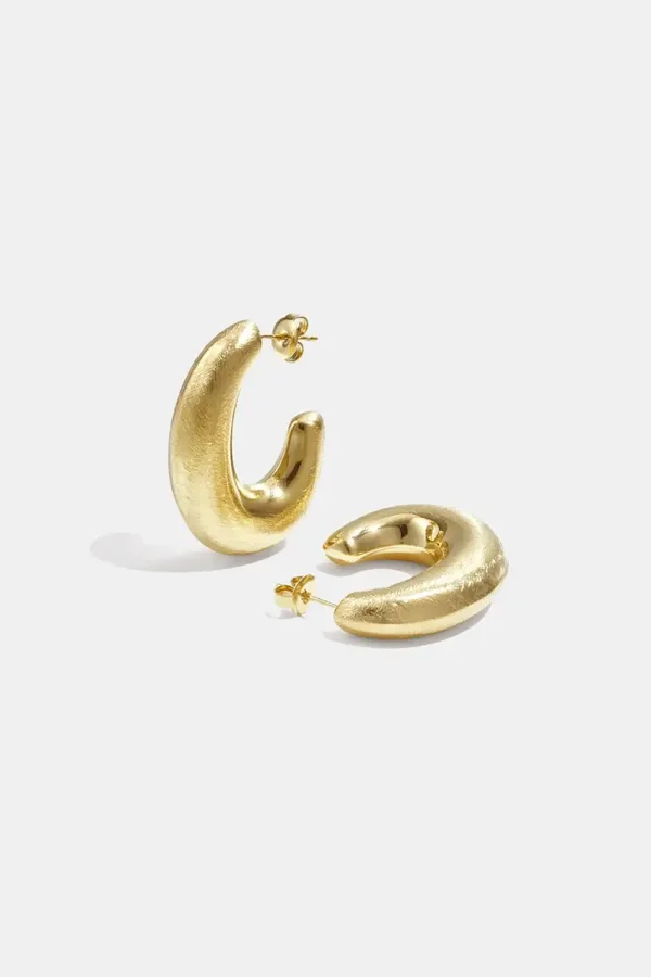 Gouden C-Hoop Oorbellen