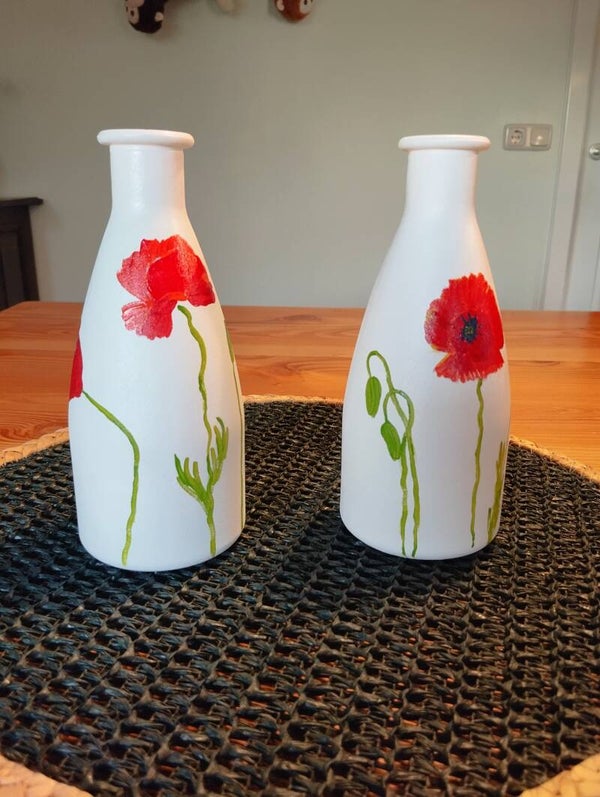 Wit vaasje rode klaproos-2