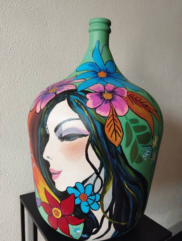 Vaas 'Flower Power Lady'