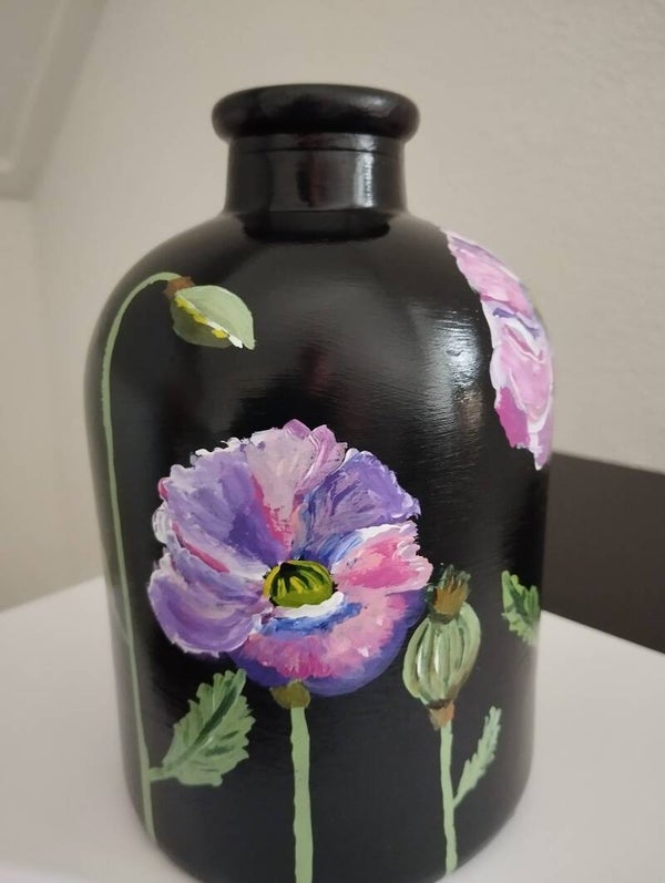 Zwarte vaas 'klaprozen'