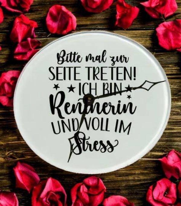 Wanduhr Rentnerin voll im Stress