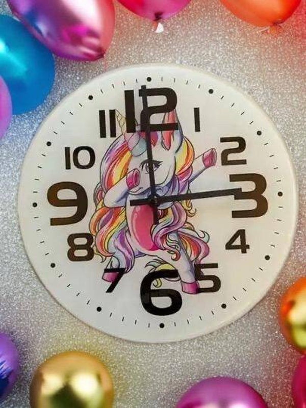 Wanduhr Einhorn