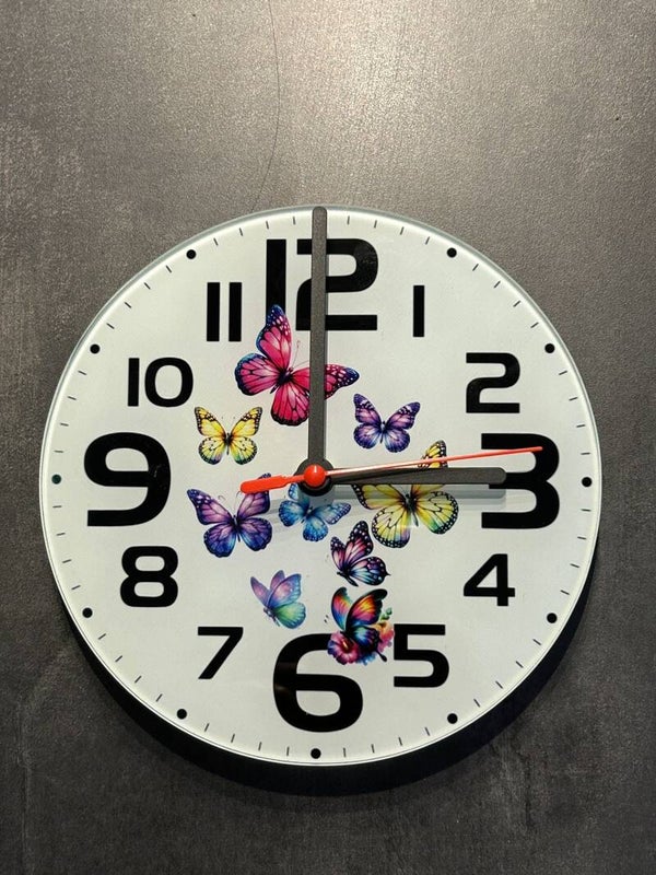 Wanduhr Schmetterling