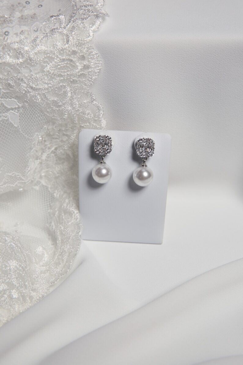 Sparkle Pearl Drop Studs - Richard Designs E230
