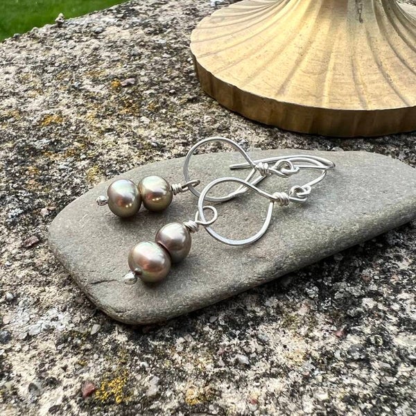 Ocean Pearls - Mist Unik håndlavet øreringe Ferskvandsperler