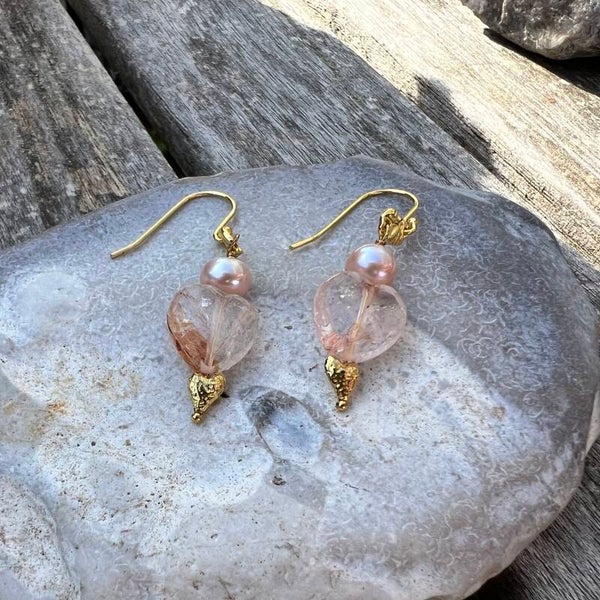 Forgylt Quartz i unika