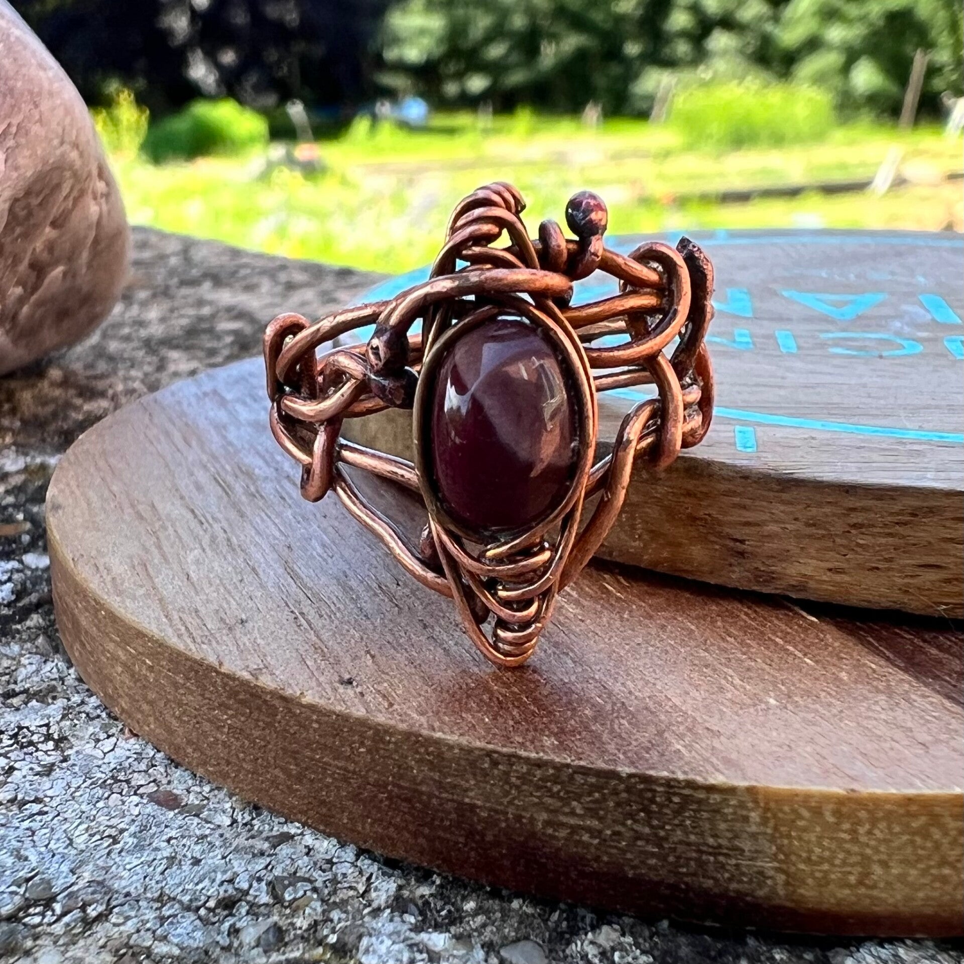 Nordica - Hilda Unik håndlavet ring rødlig Mookait