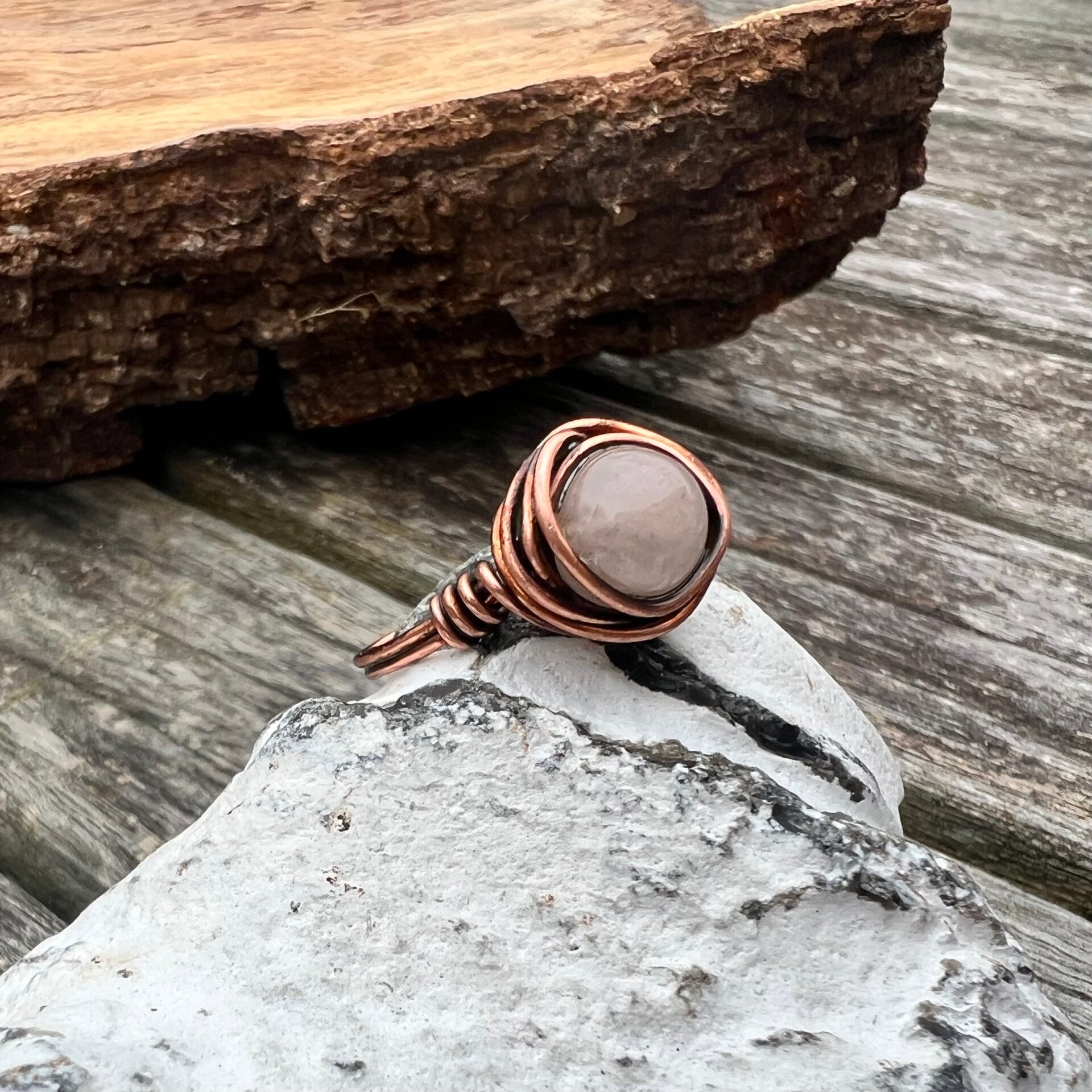 Ironroot - Freja Unik håndlavet ring Rosenkvarts