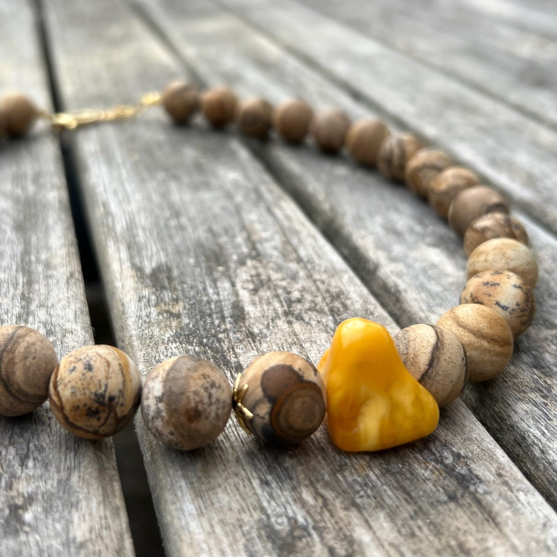 Honey Stone - Ravglød Unik halskæde med Rav