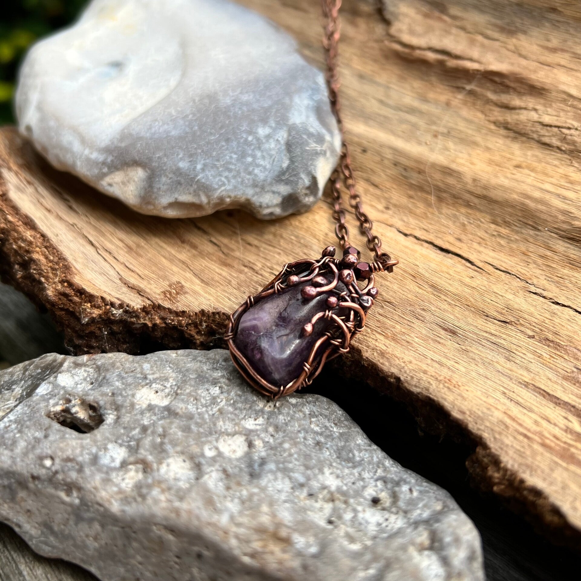 Rootbound - YIva Unik håndlavet halskæde med Ametyst