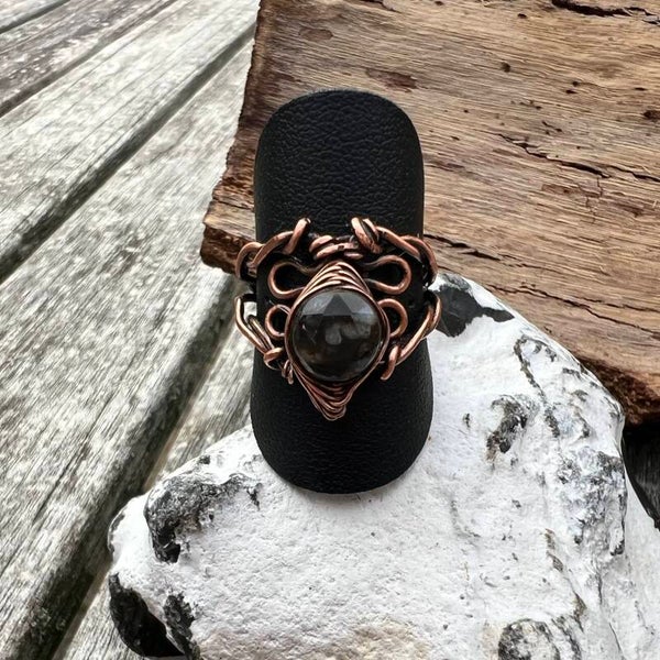 Roothbount - Jordild Unik håndlavet ring Glaucophane