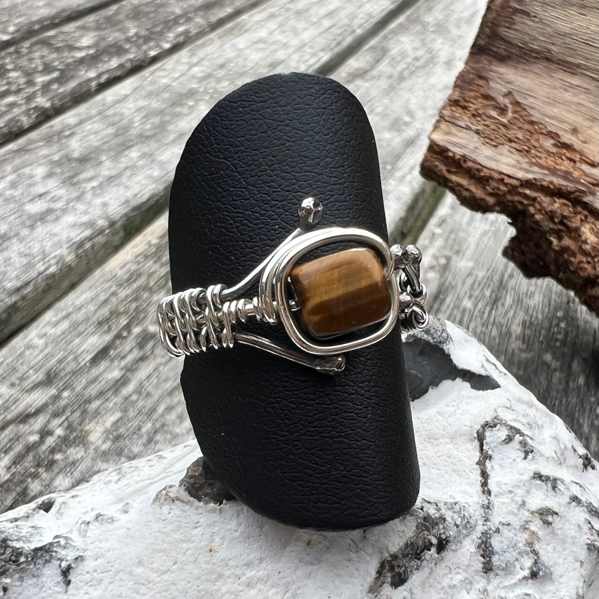 Earthweave - Eria Unik håndlavet ring Sølv & Tigerøje