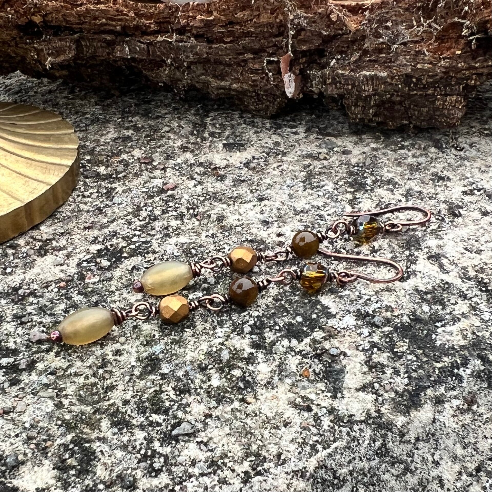 Nature Spirit - Amber spiral Unik håndlavet øreringe
