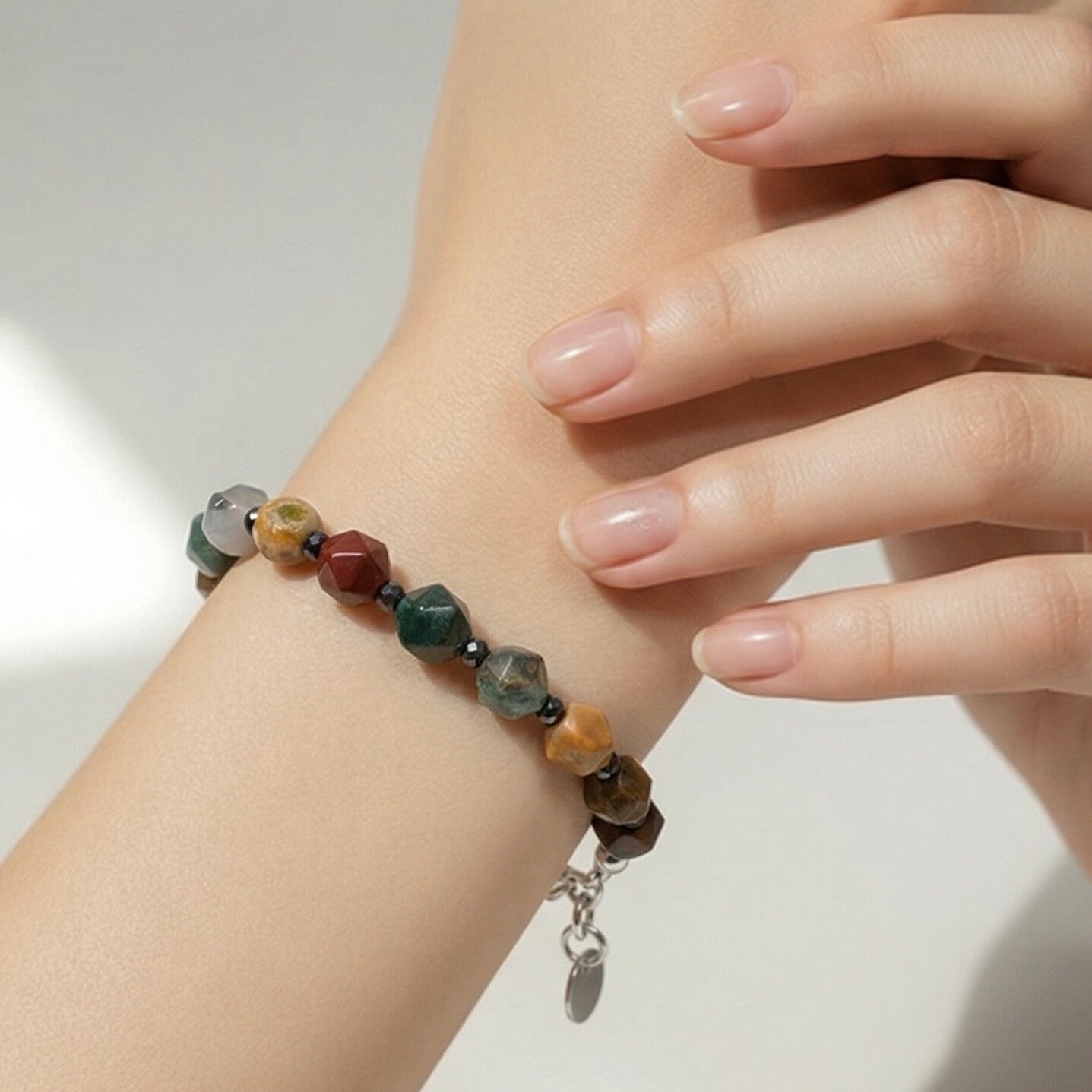 Håndlavet unika – Nordic Essence – Havdyb | Armbånd med Ocean Jasper