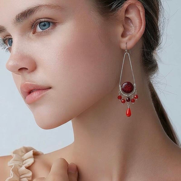 Håndlavet unika – Hoop & Drop – Rødild | Lange vævede øreringe i Sølv 925