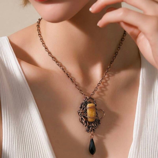 Unik håndlavet halskæde | Mystic Knots – Onyx Drop | Onyx og Topas Jade