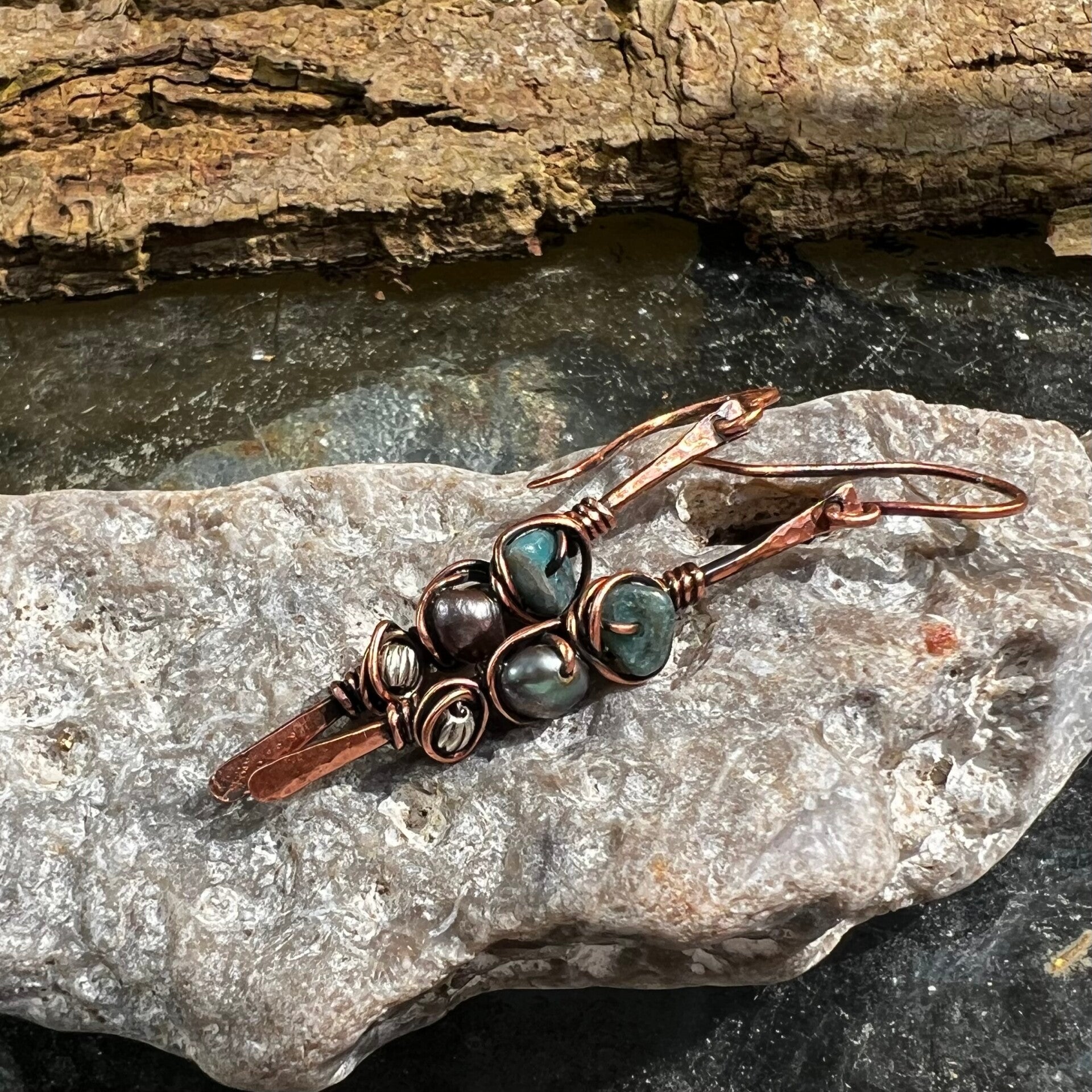 Unik håndlavet øreringe | Copper Lace – Sif | Apatit & Ferskvandsperle
