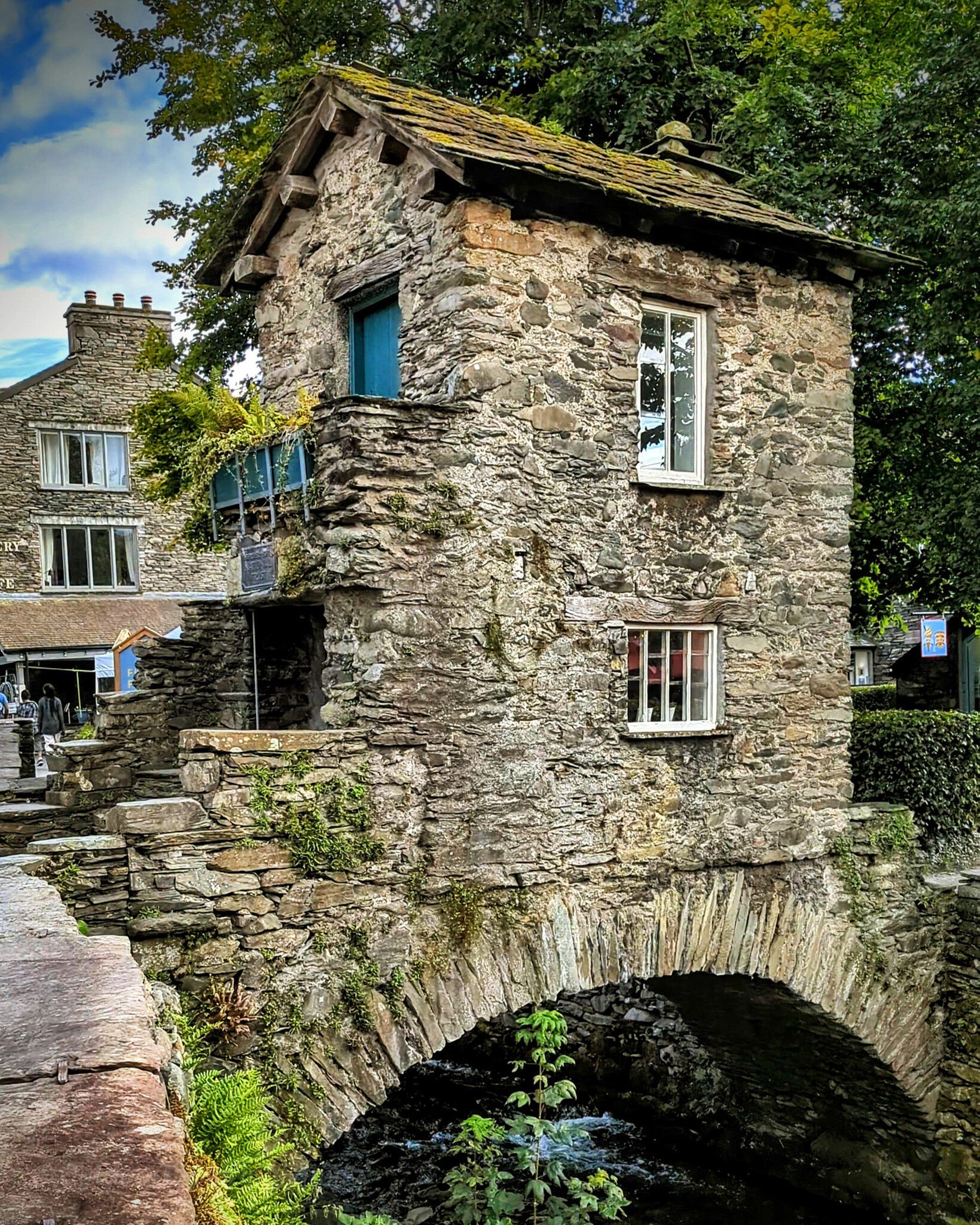 リリパットレーン15☆Bridge House(Anbleside) Ambleside Bridge House | A Tiny Landmark with a Big Story in the