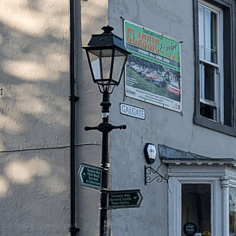 Old-style street lamp beside the Galgate sign in Barnard Castle