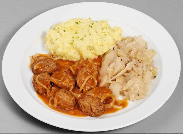 66081 Herzhafte Mini-Frikadellen vom Rind und Schwein in Zwiebelsoße, dazu bayrisches Weißkohlgemüse und Stampfkartoffel