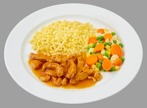93163 Zartes Schweinegeschnetzeltes in Soße mit buntem Gemüsemix, dazu Knöpflespätzle