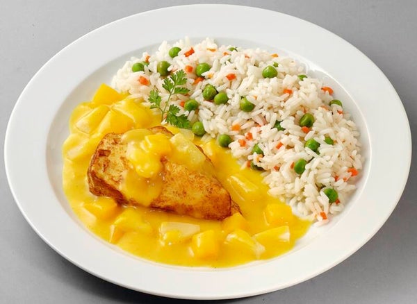33400 Zarte Hähnchenbrust in Curry-Rahmsoße mit Pfirsichen und Ananas, dazu Gemüsereis                      -Glutenfrei