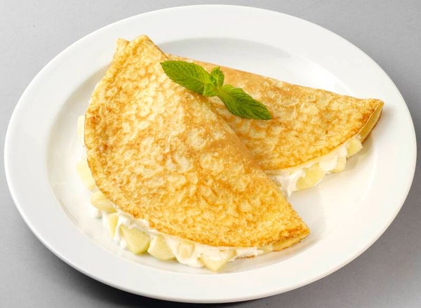 93542 Goldgelb gebackener Eierpfannkuchen mit Apfel-Quark-Füllung (mit Süßungsmitteln)