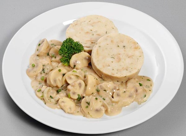 93580 Champignons in Rahmsoße dazu Serviettenknödel