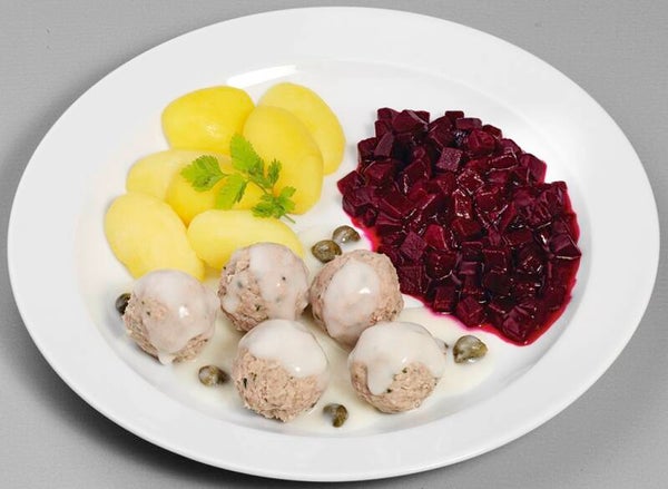 66079 Klopse „Königsberger Art“ aus Rind- und Schweinefleisch dazu Rote-Bete-Gemüse und Salzkartoffeln